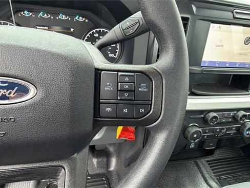 New 2026 Ford F250 XL w/ XL Chrome Package image 23