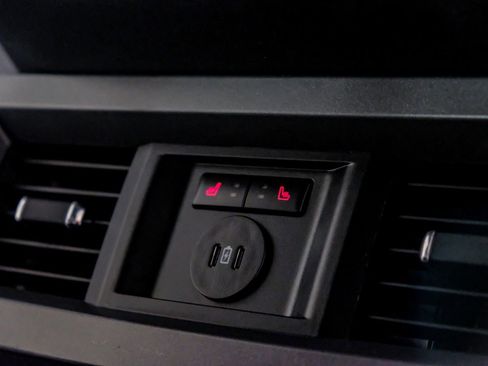 Used 2024 Ford F250 Lariat image 32