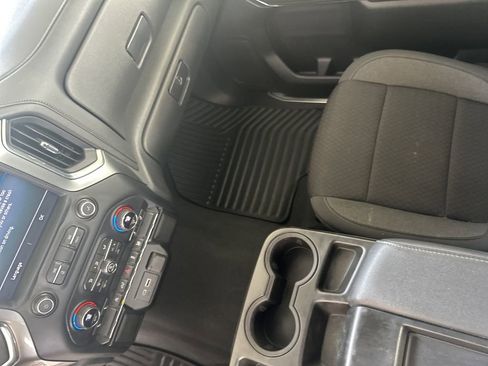 Used 2021 Chevrolet Silverado 1500 LT image 24