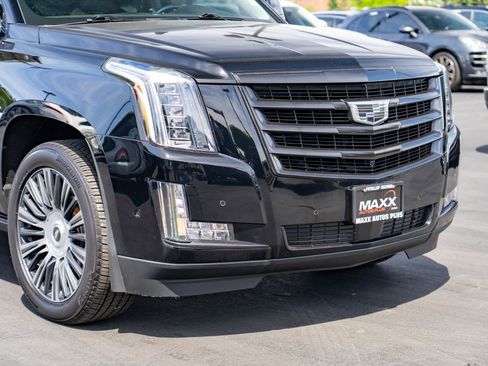 Used 2019 Cadillac Escalade Premium Luxury AWD/4WD image 7