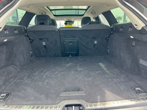 Used 2020 Volvo V90 T6 Cross Country image 21
