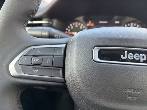 New 2026 Jeep Compass Limited image 18