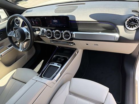 Used 2025 Mercedes-Benz GLB 250 image 12