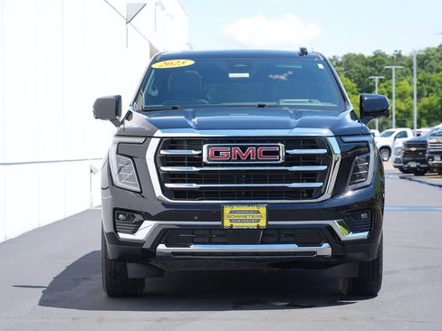 Used 2025 GMC Yukon XL Elevation w/ Elevation Premium Package AWD/4WD image 8