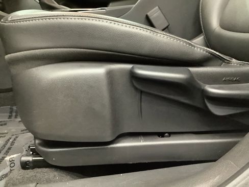 Used 2024 Buick Encore GX Sport Touring image 14