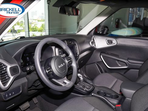 Used 2024 Kia Soul LX FWD image 14