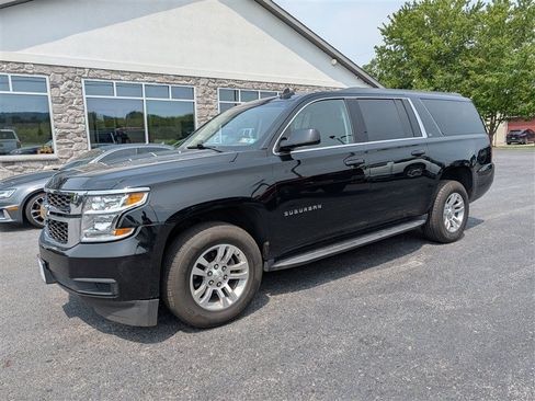 Used 2019 Chevrolet Suburban LT AWD/4WD image 1