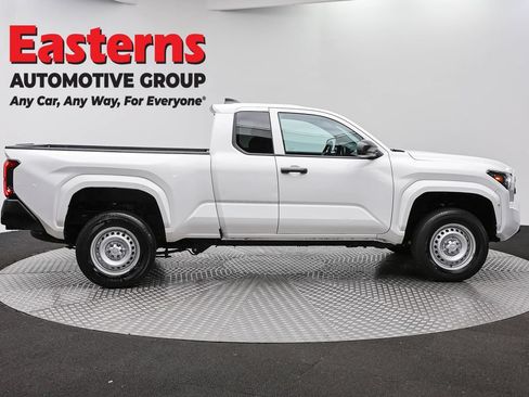 Used 2024 Toyota Tacoma SR RWD image 4