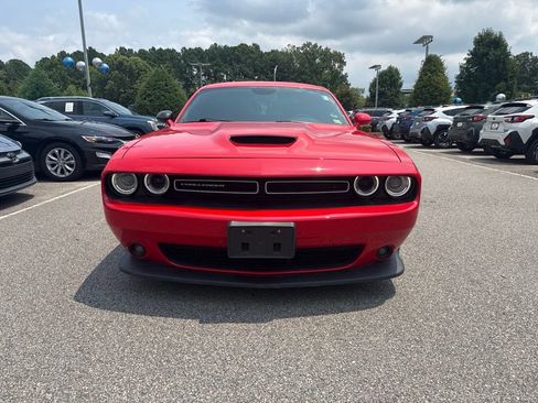 Used 2022 Dodge Challenger GT RWD image 6
