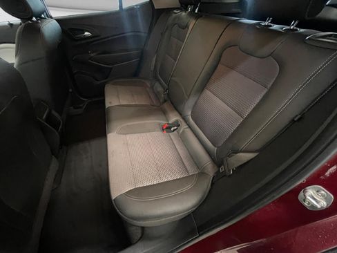 Used 2025 Chevrolet Trax LT FWD image 13