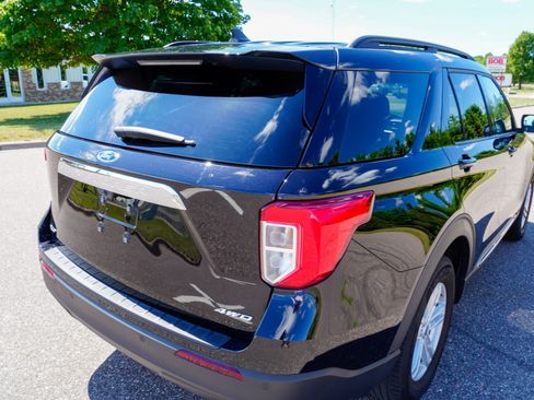 Used 2024 Ford Explorer XLT AWD/4WD image 33