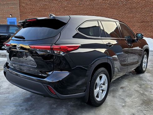 Used 2020 Toyota Highlander LE image 4