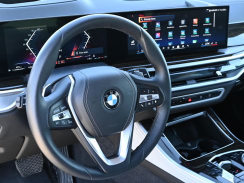 Used 2025 BMW X5 xDrive40i AWD/4WD image 12