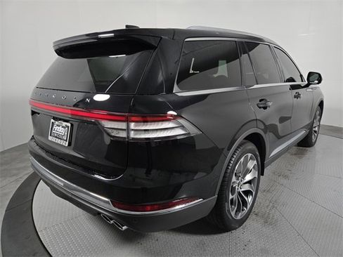 New 2026 Lincoln Aviator AWD image 4