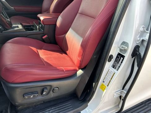 Used 2023 Lexus GX 460 Premium w/ Premium Package AWD/4WD image 14