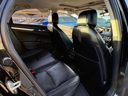 Used 2019 Honda Civic Touring image 14