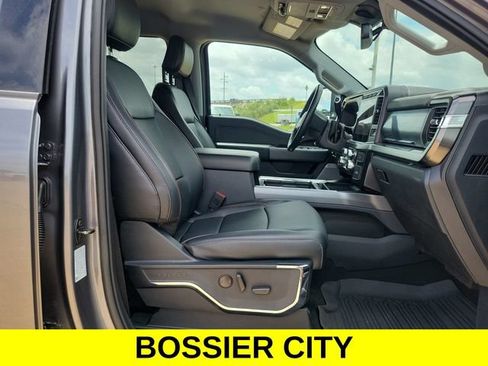 Used 2023 Ford F250 Lariat w/ Sport Appearance Package AWD/4WD image 28