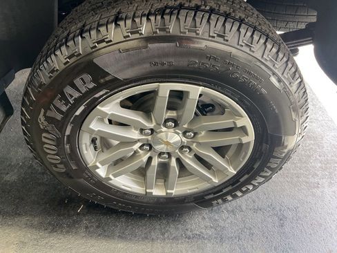 Used 2024 Chevrolet Colorado LT w/ LT Convenience Package image 29