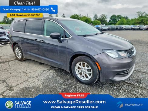 Used 2017 Chrysler Pacifica Touring FWD image 5