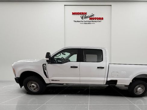 Used 2023 Ford F350 XL w/ Snow Plow/Camper Package AWD/4WD image 4