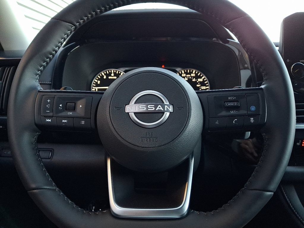 Used 2023 Nissan Pathfinder SL AWD/4WD image 21
