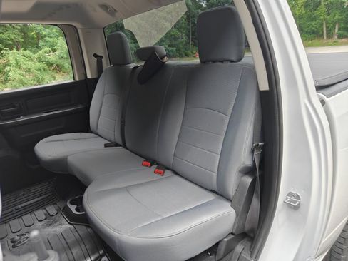 Used 2018 RAM 1500 Express AWD/4WD image 12