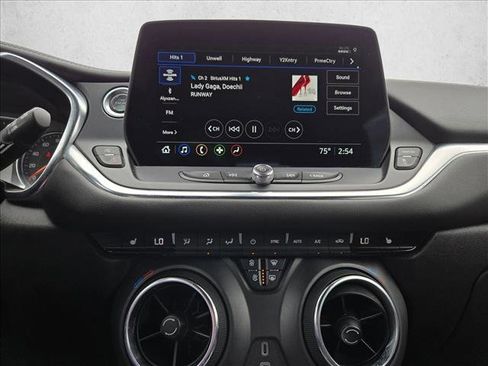 Used 2025 Chevrolet Blazer LT FWD image 13