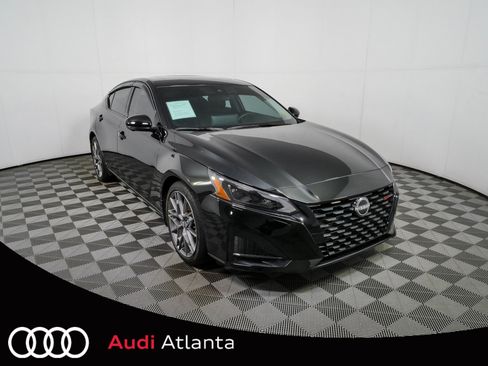 Used 2024 Nissan Altima 2.0 SR FWD image 1