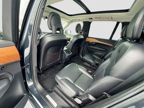 Used 2021 Volvo XC90 T6 Momentum image 24