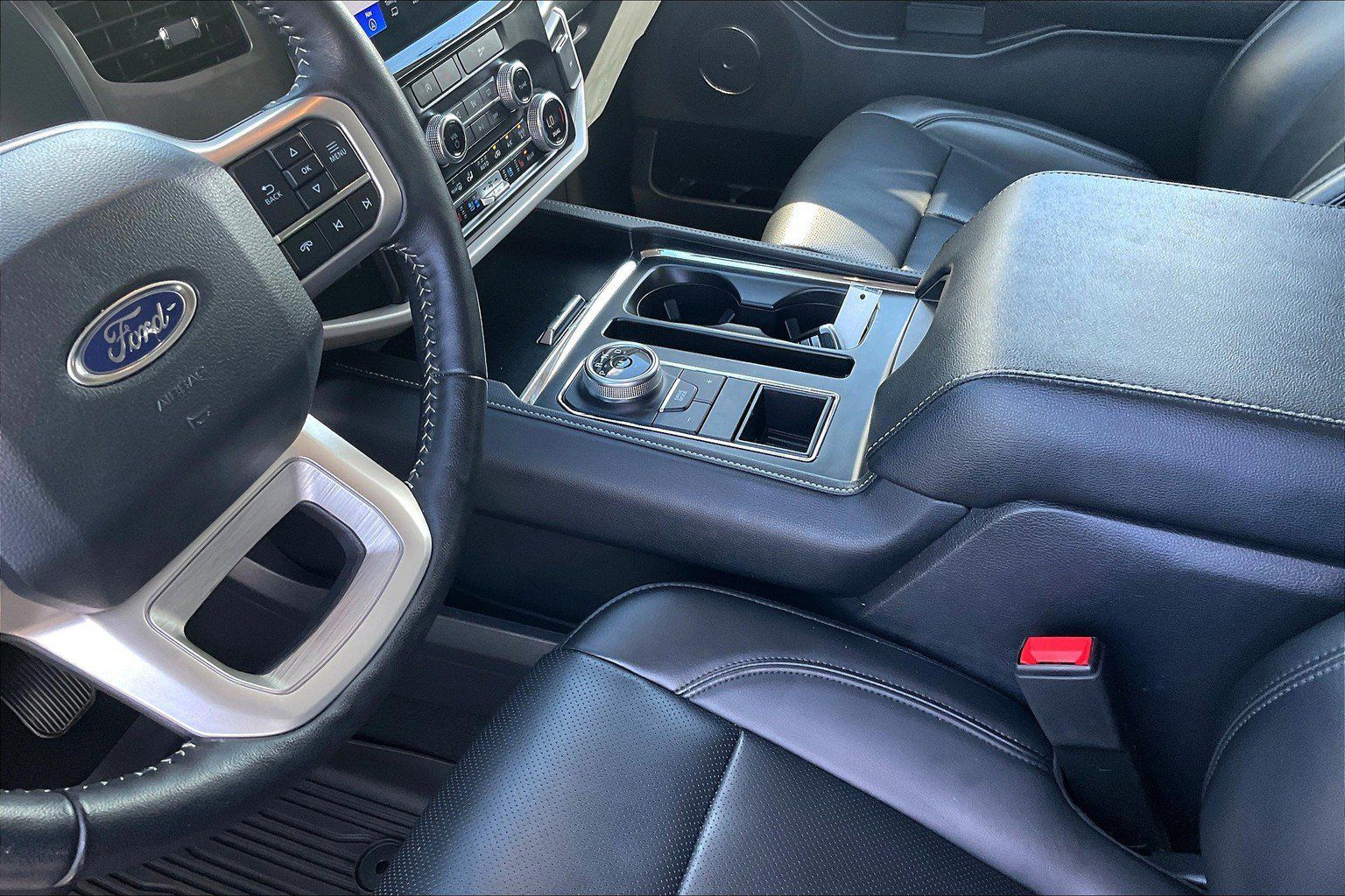Used 2024 Ford Expedition XLT RWD image 15