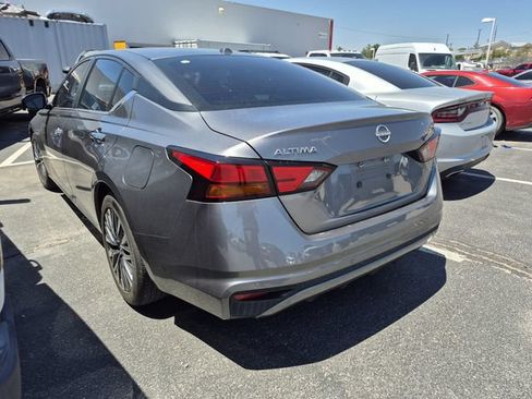 Used 2024 Nissan Altima 2.5 SV FWD image 9