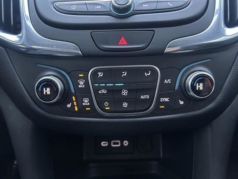 Used 2019 Chevrolet Equinox LT image 20