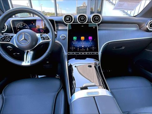 Used 2025 Mercedes-Benz GLC 300 GLC 300 image 16