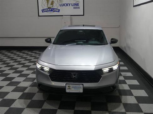Used 2023 Honda Accord Sport image 3