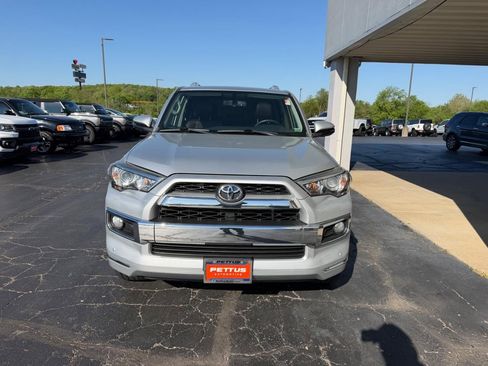 Used 2018 Toyota 4Runner Limited AWD/4WD image 8