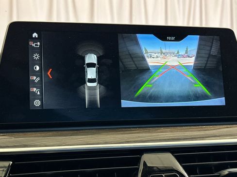 Used 2018 BMW 530i RWD image 21