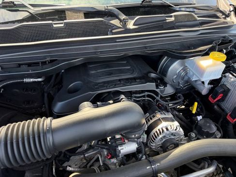 Used 2022 RAM 1500 Laramie AWD/4WD image 14