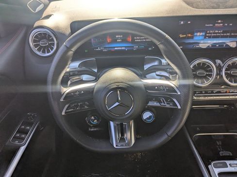 Used 2025 Mercedes-Benz GLB 35 AMG 4MATIC image 3
