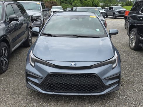 Used 2024 Toyota Corolla SE FWD image 2