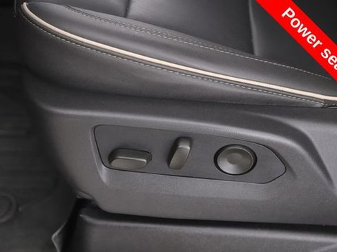 Used 2025 GMC Yukon XL Elevation w/ LPO, Floor Liner Package AWD/4WD image 18