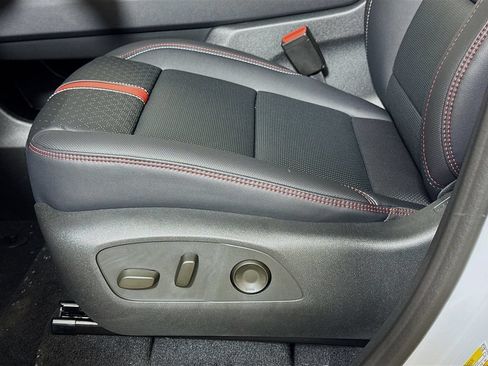 New 2026 Chevrolet Traverse RS FWD image 17