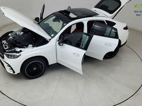 Used 2025 Mercedes-Benz GLC 300 4MATIC image 89