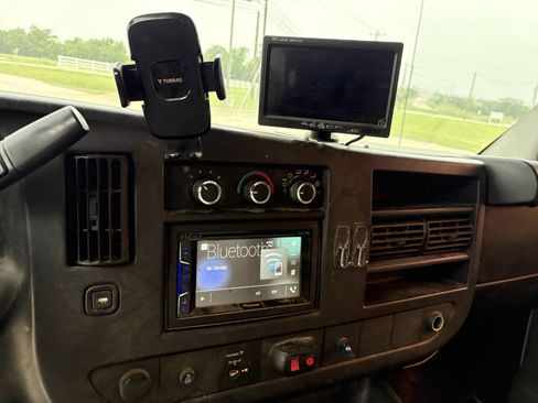 Used 2013 Chevrolet Express 3500 RWD image 10