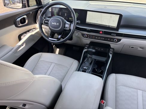 Certified 2025 Kia Sorento S w/ Panoramic Sunroof Package FWD image 12
