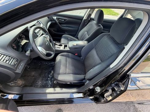 Used 2017 Nissan Altima 2.5 S w/ Power Driver Seat Package FWD image 5