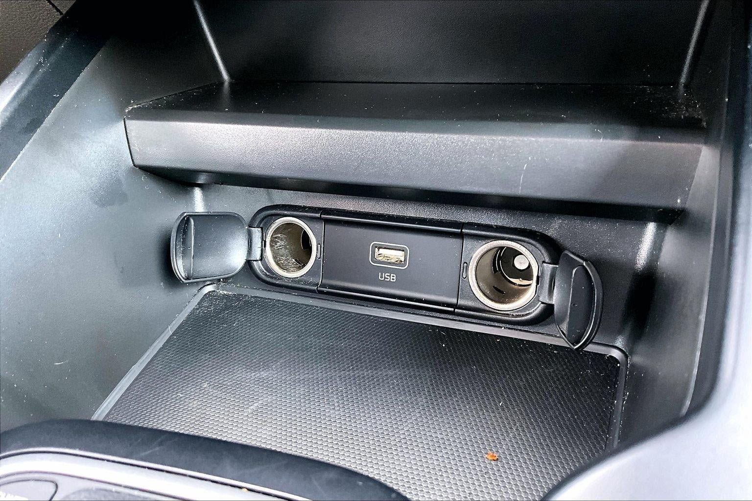 Used 2025 Kia Soul LX w/ LX Technology Package FWD image 15