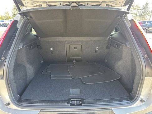 Certified 2025 Volvo XC40 B5 Core image 34