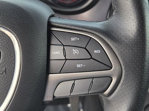 Certified 2019 Dodge Challenger SXT w/ Blacktop Package image 18