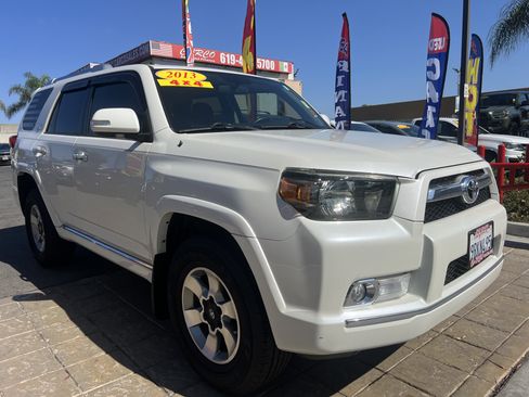 Used 2013 Toyota 4Runner SR5 w/ Convenience Pkg image 1