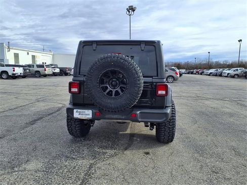 Used 2021 Jeep Wrangler Unlimited Sahara image 12